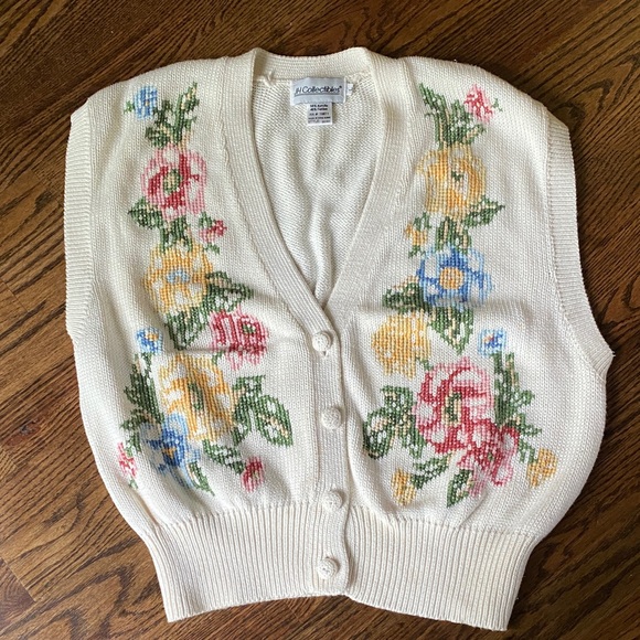 JH Collectibles Sweaters - Vintage J H Collectibles Cream Floral Button-Up Sweater Vest